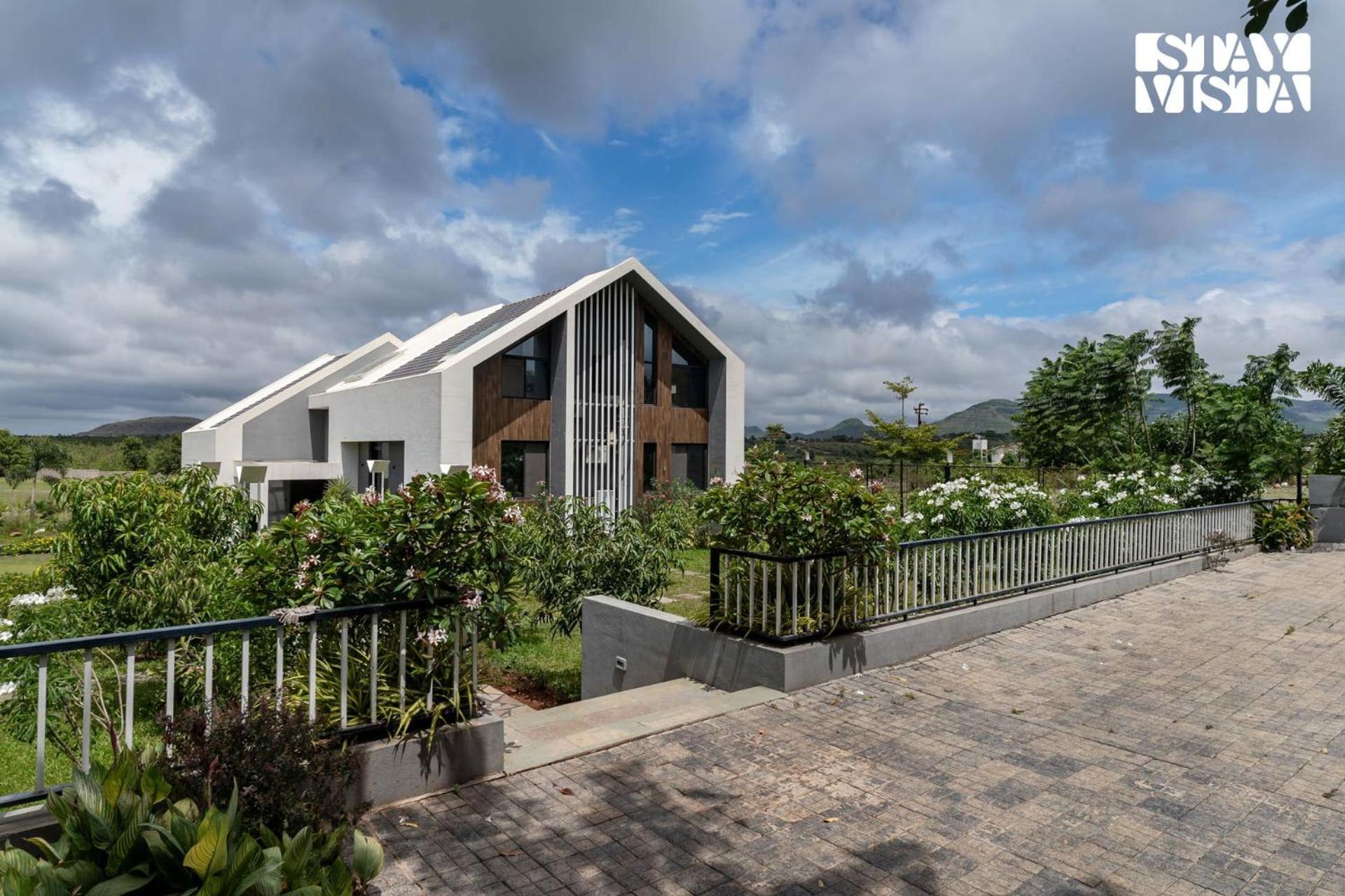 Stayvista At The Rainfield Villa With Gazebo & Lawn Nashik Exterior photo